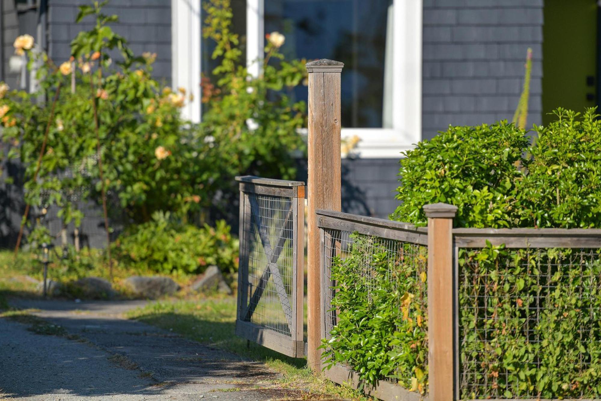 The Bayside Cottage North Saanich Екстериор снимка