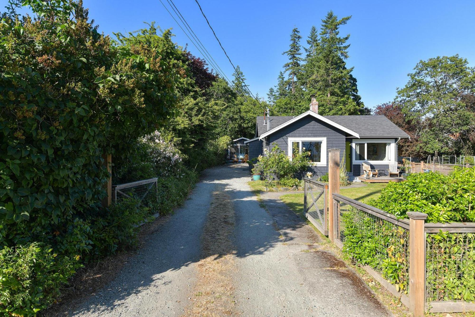 The Bayside Cottage North Saanich Екстериор снимка