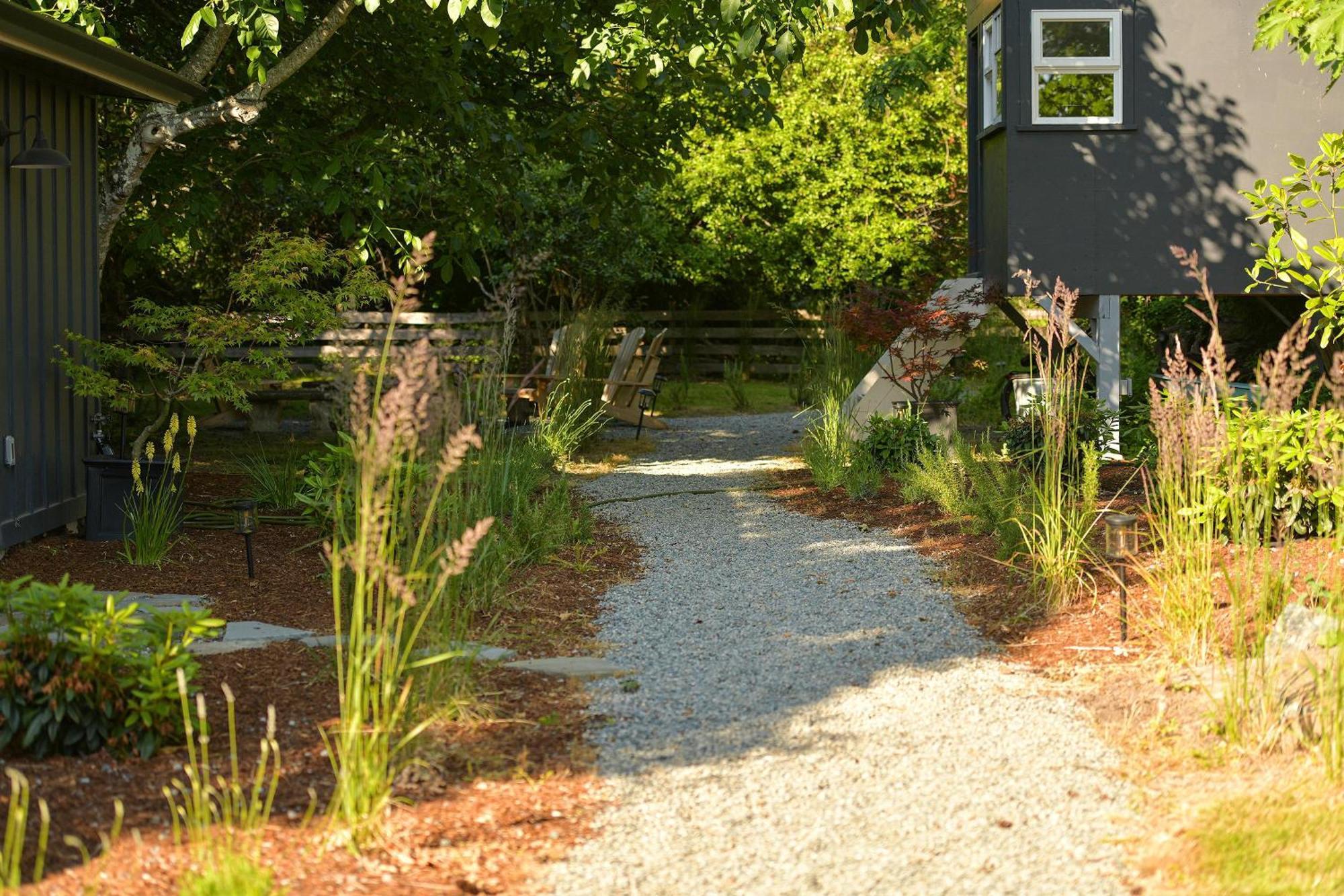 The Bayside Cottage North Saanich Екстериор снимка