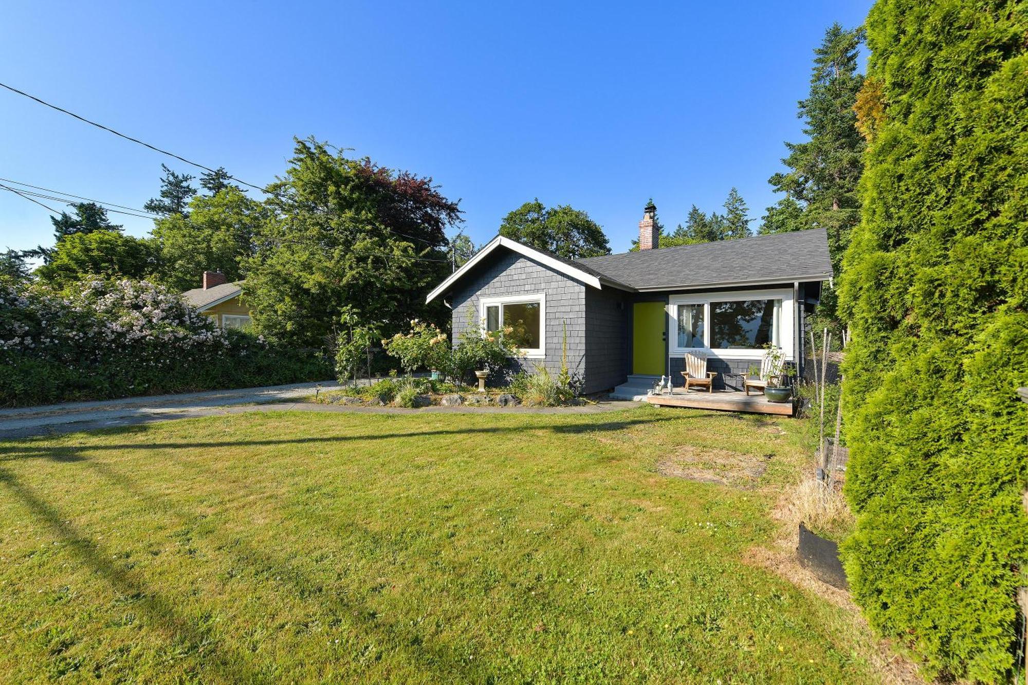 The Bayside Cottage North Saanich Екстериор снимка
