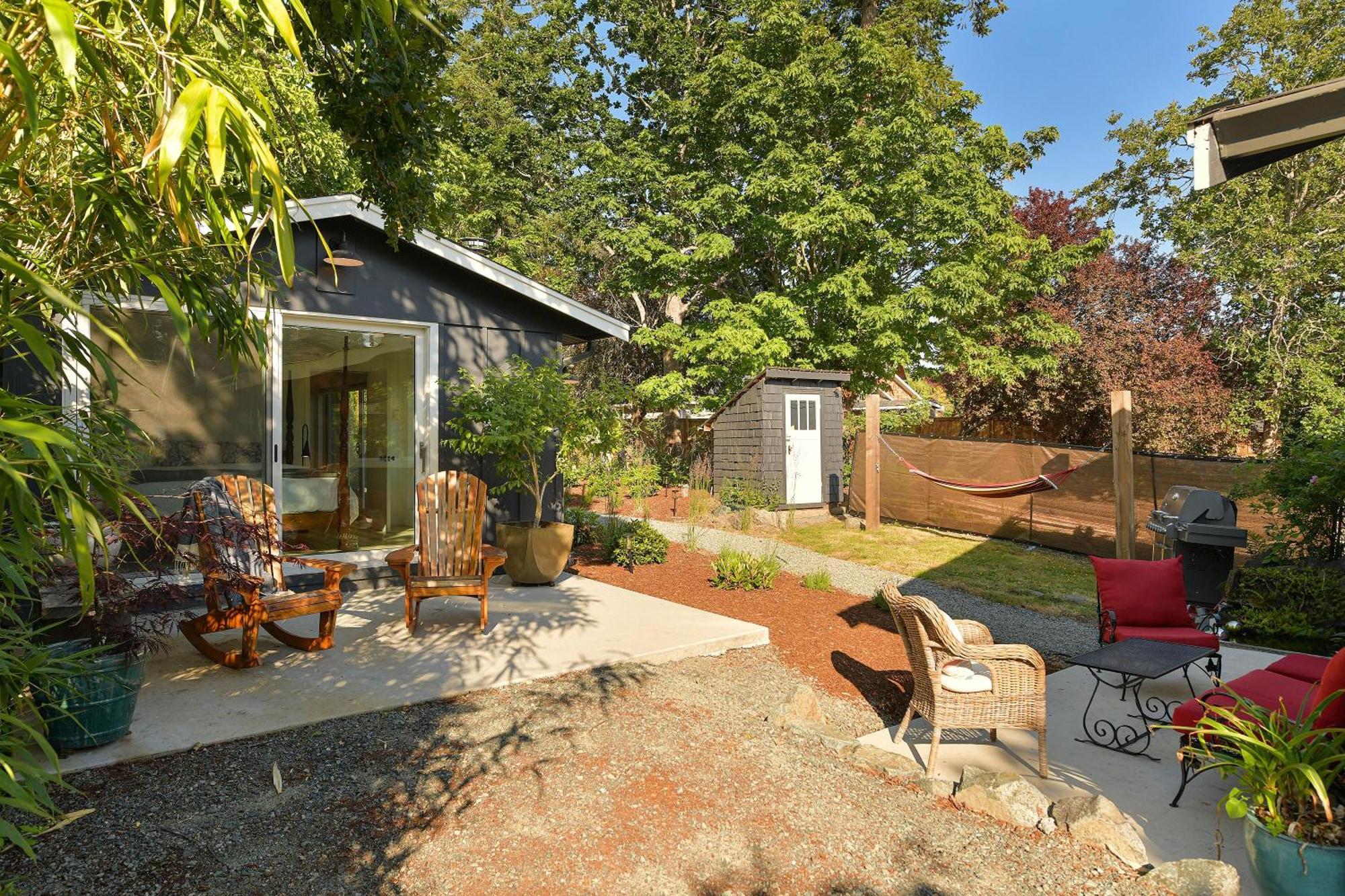 The Bayside Cottage North Saanich Екстериор снимка